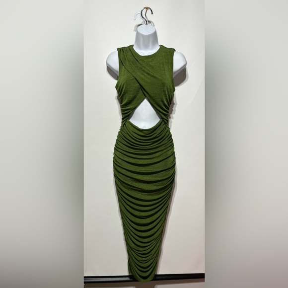 Showpo. SELITA MIDI DRESS RUCHED HIGH NECK DRESS Green Size 6 New‎ with tags - Picture 3 of 7